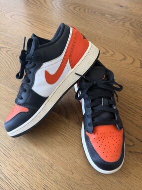 Nike Air Jordan 1 Low size 5.5Y